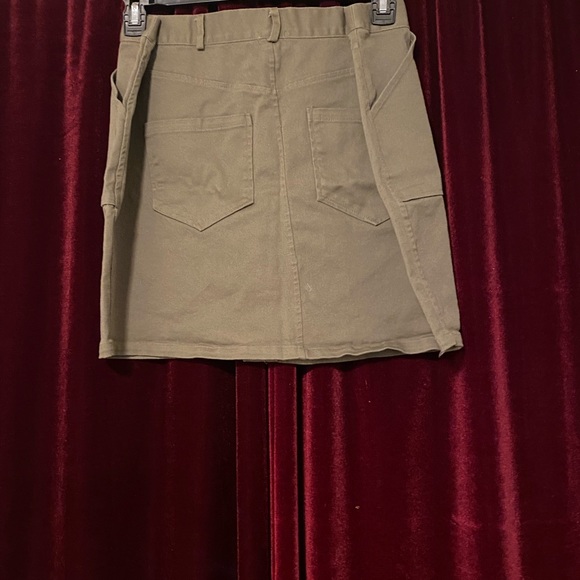 Rue 21 skirt - Picture 2 of 3